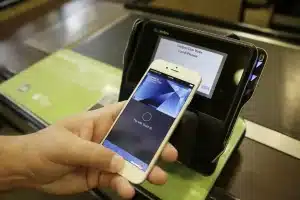 Does Arby’s Take Apple Pay in 2025? Easy Guide