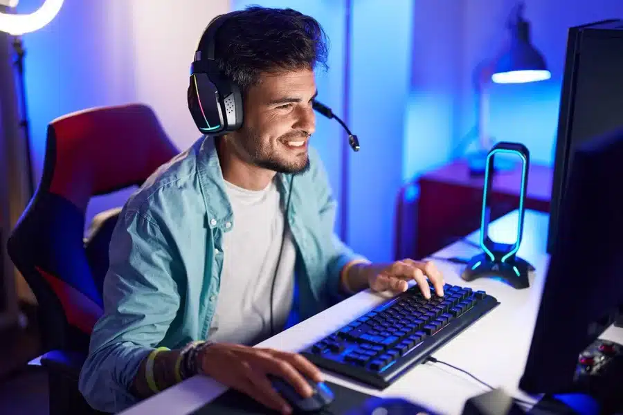 How to Play Games With Friends Online The Real-World Guide for 2026