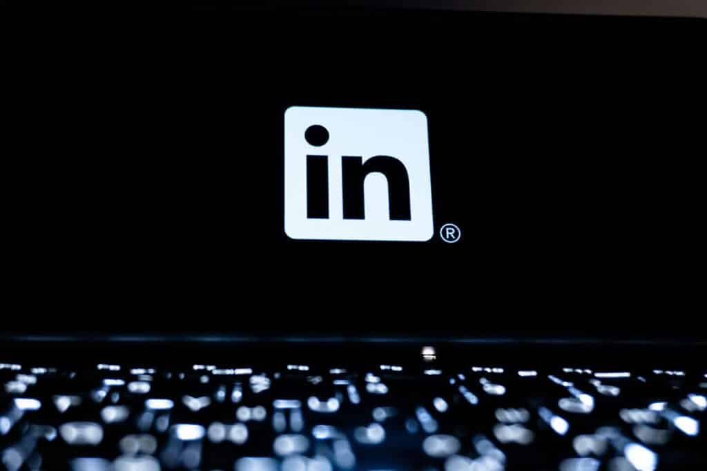 How Digital Communities Influence What Becomes Popular