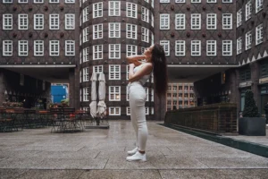 Travel Pants for Women: How to Choose Comfortable and Stylish Options for Every Trip