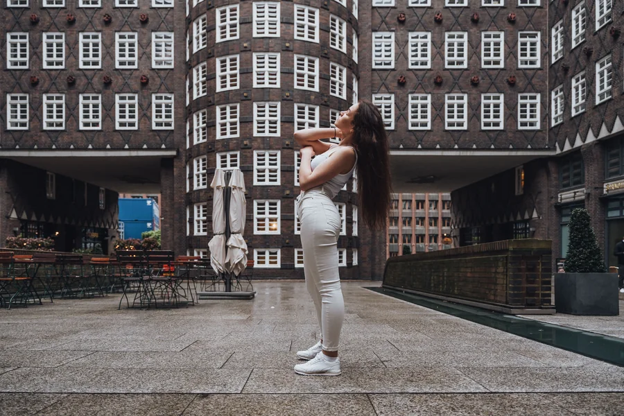 Travel Pants for Women: How to Choose Comfortable and Stylish Options for Every Trip
